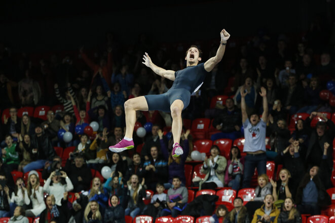 Record du monde du perchiste français Renaud Lavillenie à Donetsk photo Medaille d’argent dans la caégorie Action à Sportfolio © Stephane Boué pour L’Equipe Record du monde du perchiste français Renaud Lavillenie à Donetsk photo Medaille d’argent dans la caégorie Action à Sportfolio © Stephane Boué pour L’Equipe
